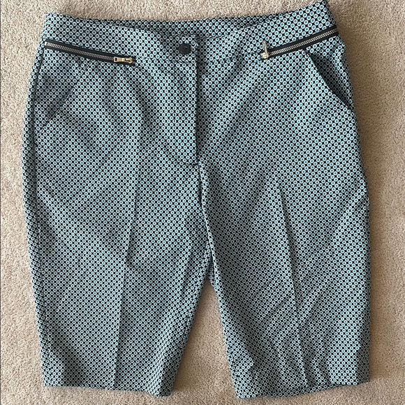 EP Pro Bermuda Shorts with Structured Fit - Picture 2 of 9